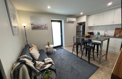 Devonport Wohnung | Well located Apt with Loft Bedroom & Aircon