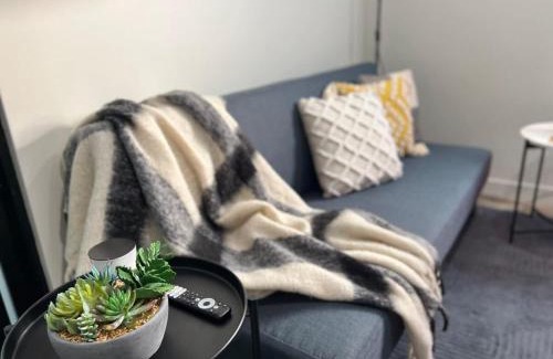 Devonport Wohnung | Well located Apt with Loft Bedroom & Aircon