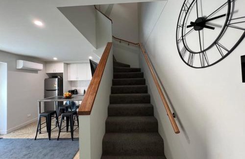 Devonport Wohnung | Well located Apt with Loft Bedroom & Aircon