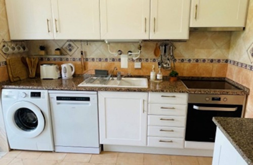 Carvoeiro Wohnung | Well Presented One Bedroom Apartment with Beautiful roof terrace views