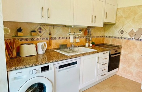 Carvoeiro Wohnung | Well Presented One Bedroom Apartment with Beautiful roof terrace views