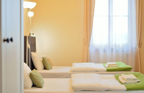 Srodmiescie Hotel | WenderEDU Business Center