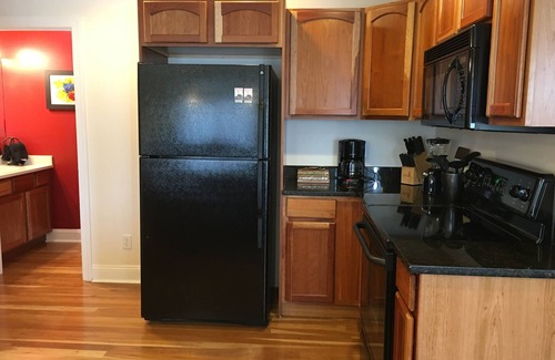 Traverse City Eigentumswohnung | Ein unterhaltsamer Kurzurlaub in West Bay für Sie und Ihre Freunde!