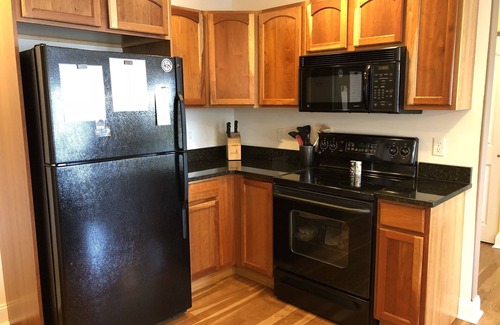 Traverse City Eigentumswohnung | Ein unterhaltsamer Kurzurlaub in West Bay für Sie und Ihre Freunde!