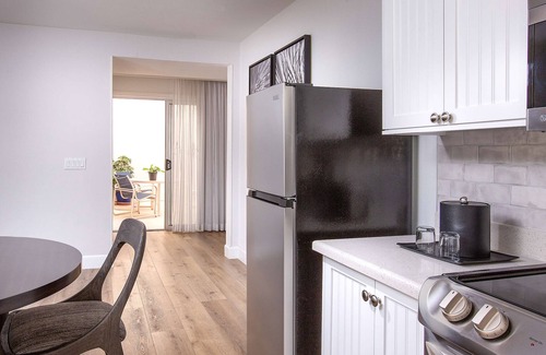 West Beach Hotel | West Beach Inn, a Coast Hotel