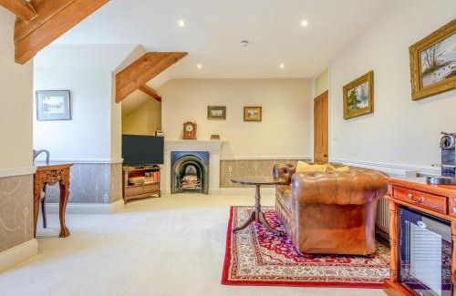 East Layton Haus | West Layton Manor