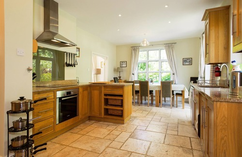 Church Knowle Wohnung | West Lodge, Church Knowle. Sleeps 10 & baby