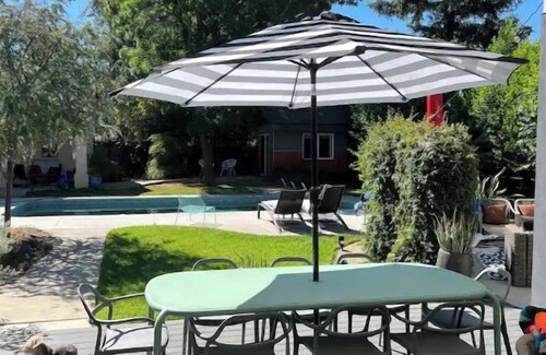 Chico Haus | West Park House | Relaxing Park Life