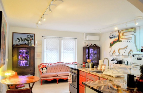 Winston - Salem Haus | West Salem Art Hotel: Artful Lodging and Lodging for Art.