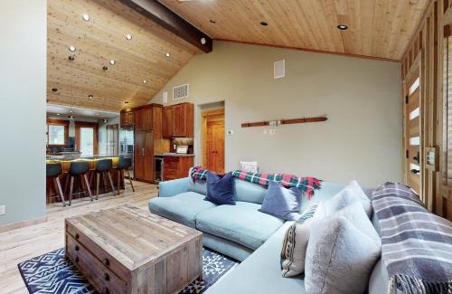 Tahoma Haus | Westshore Oasis