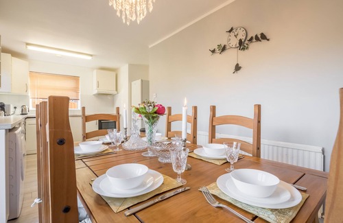 Luton Haus | Wetherne House w/Parking & Self Checkin near L&D Hospital, Cul De Sac
