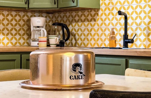Point Clark Hütte | Wexford Cottage A Nostalgic Getaway in Point Clark