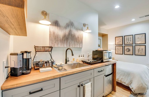 East Side Wohnung | WFH-Friendly Studio - 5 Mi to Downtown Atlanta!