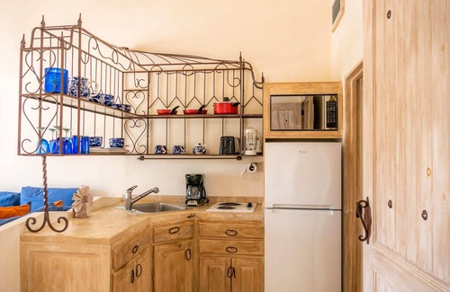 Colonia El Progreso Villa | WFH in Style * Resort King Villa + Outdoor Space