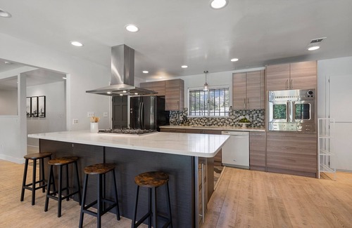 Davis Haus | What a Rare Find-with Pool