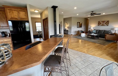 Greybull Haus | Wheels Up Cottage at Ever Sky Ranch, THE VIEWS!