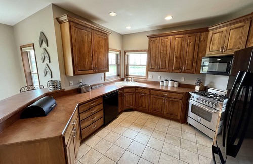 Greybull Haus | Wheels Up Cottage at Ever Sky Ranch, THE VIEWS!