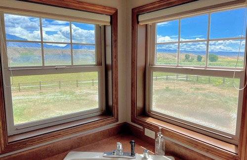 Greybull Haus | Wheels Up Cottage at Ever Sky Ranch, THE VIEWS!
