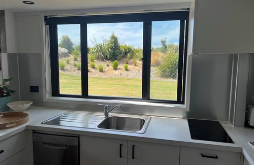 Thornton Haus | Where the river meets the sea