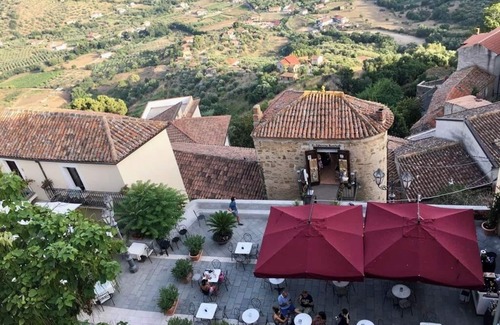 Castellabate Historic Centre Wohnung | While Attic in a medioeval town above the coast with breath taking view