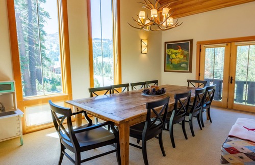 Juniper Ridge Haus | Whiskey Slide 4 Bedroom with Expansive View of Kirkwood