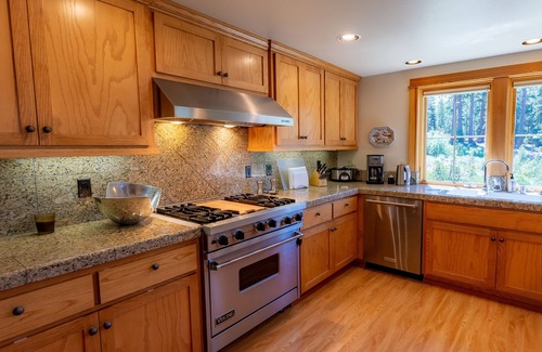 Juniper Ridge Haus | Whiskey Slide 4 Bedroom with Expansive View of Kirkwood