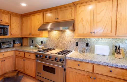 Juniper Ridge Haus | Whiskey Slide 4 Bedroom with Expansive View of Kirkwood