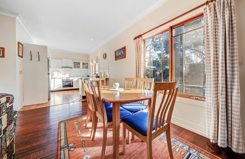 Wentworth Falls Hütte | Whispering Pines Cottages