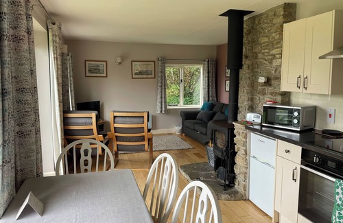 West Bexington Hütte | Whispering Pines Cottage