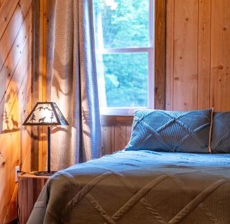 Bladensburg Haus | Whispering Pines Retreat