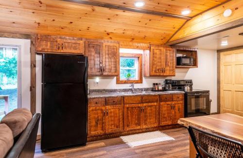 Bladensburg Haus | Whispering Pines Retreat