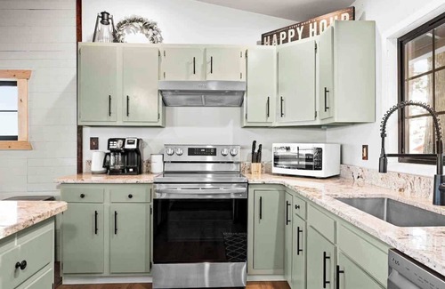 Sturgeon Lake Kabine | WhisperingPines on Sand Lake! SAUNA-GOLF-Fish-SWIM