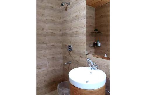 Bhimtal Skihütte | Whistling Thrush Chalet