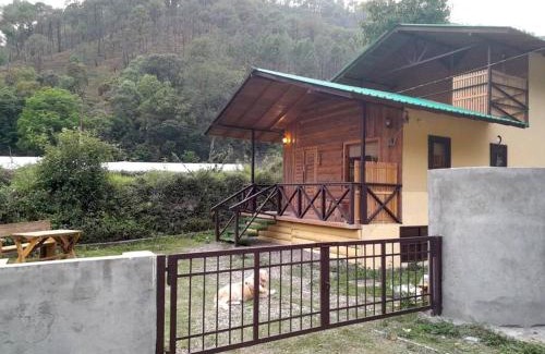 Bhimtal Skihütte | Whistling Thrush Chalet
