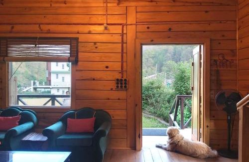 Bhimtal Skihütte | Whistling Thrush Chalet