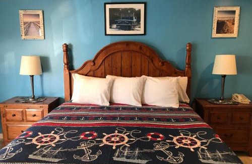 Hancock Hotel | White Birches Motel