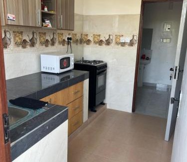 Bamburi Wohnung | White house cabin