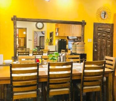 Dangcagan Haus | White House Dangcagan