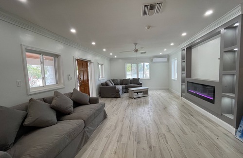 Westward Villas Subdivision Haus | White Lotus is a spacious family friendly home located in cable beach.