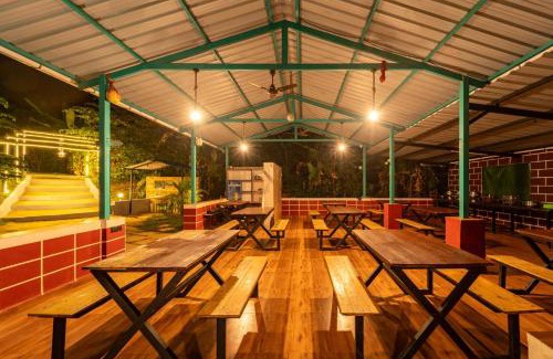 Dandeli Haus | white new