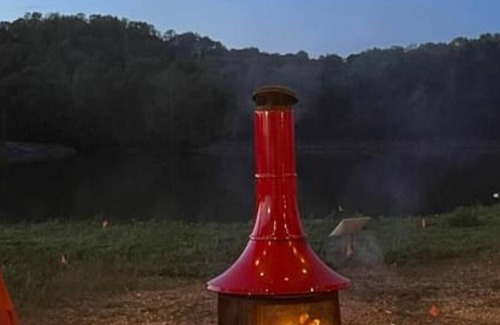 Flatwoods Wohnmobilvermietung | White Oak Landing RV, Charming river side gated RV park Near historic Clifton TN