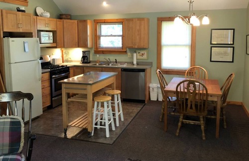 La Pointe Haus | White Pine - Cozy Carriage House in Town on Madeline Island - Easy Walking to