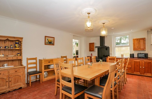 Whitchurch Hütte | White Roses