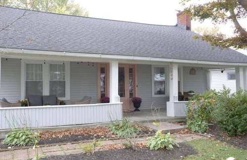 Madison Beach Haus | White Sands Lake House