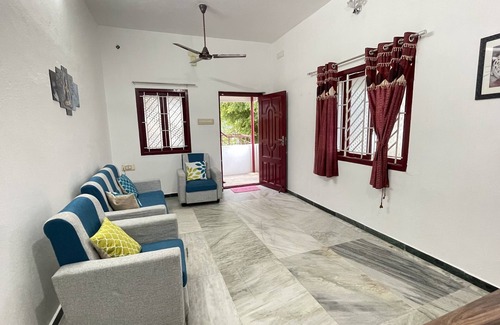 Coimbatore Wohnung | WHITEHOUSE - HOME STAY