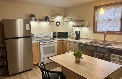 Billings Park Haus | Whitehouse Retreat Suite | Near River & Duluth