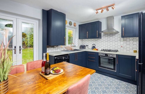 Darcy Lever Haus | WhiteOak - lovely 2 bed home sleeping 6 people.
