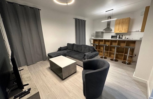 Les Pavillons-sous-Bois Wohnung | Whole apartment near Paris