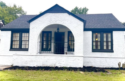 Tarrant Haus | Whole Home Close To Airport.