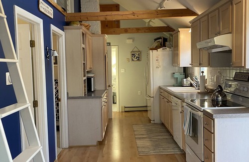 Biddeford Pool Haus | Why rent a Hotel when you can have a whole House!!